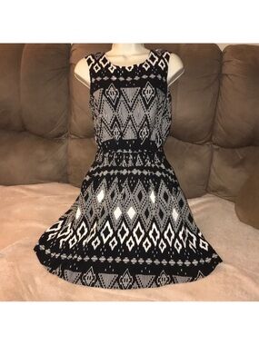 American Apparel XS/S Sleeveless Black & White Geometric Midi Dress